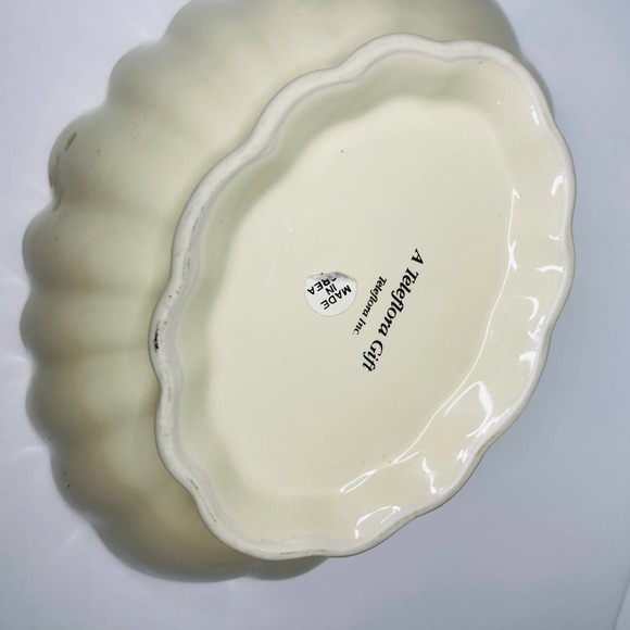 Vintage Ceramic Bowl Teleflora Ribbed Shell Scalloped with Gold Trim Bowl - Picture 4 of 6